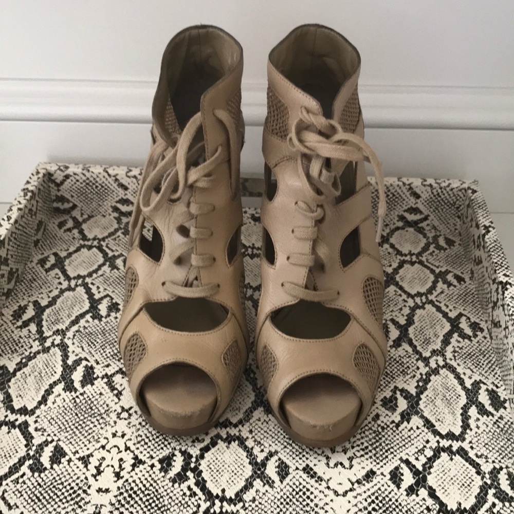 Guess High heels